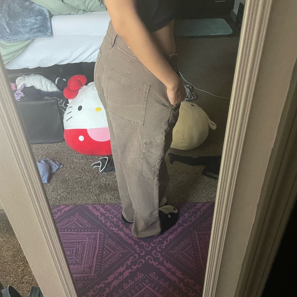 American Eagle Cargo Pants - Picture 6 of 14